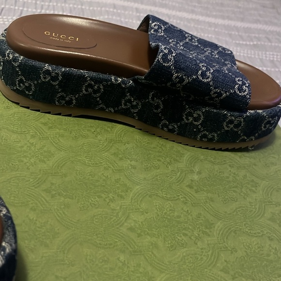 Authentic Gucci GG Logo Denim Slides - Picture 9 of 12